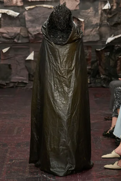Look 7